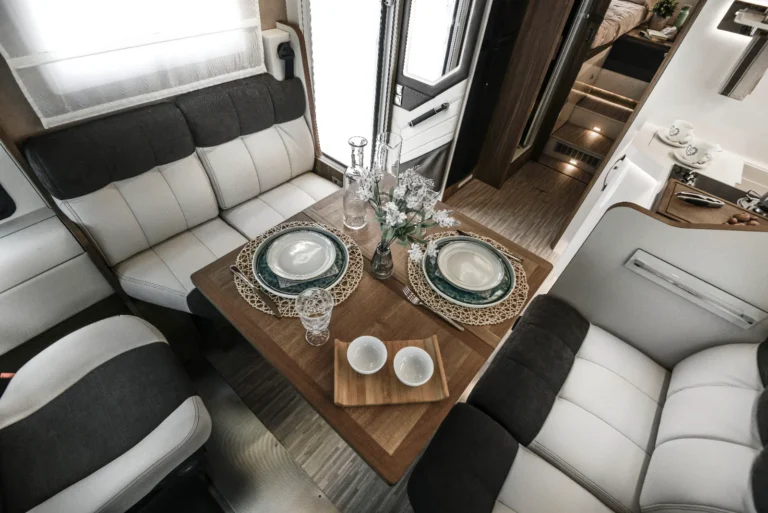 K-Yacht Tekno Line 64 – Zona giorno