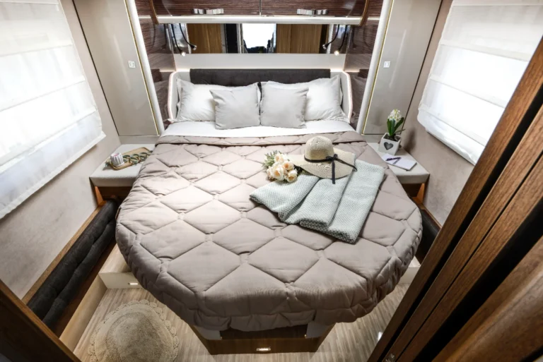 K-Yacht Tekno Line 90 – Zona notte